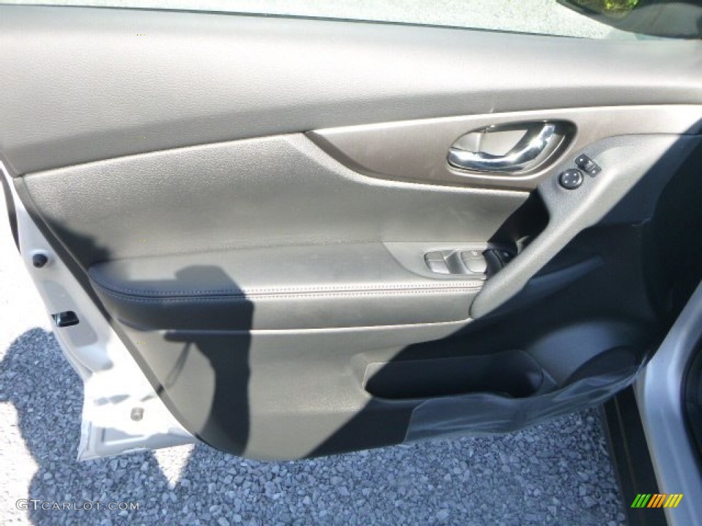 2015 Rogue S AWD - Brilliant Silver / Charcoal photo #13
