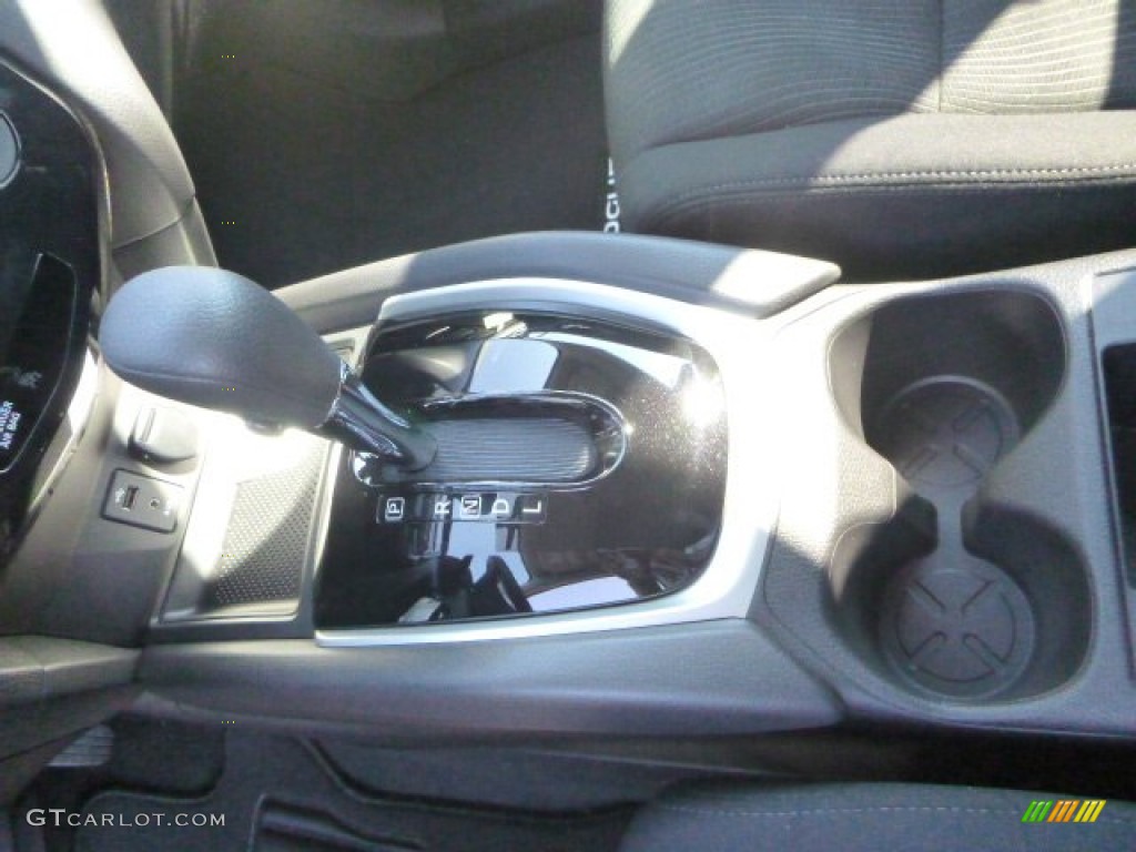 2015 Rogue S AWD - Brilliant Silver / Charcoal photo #16