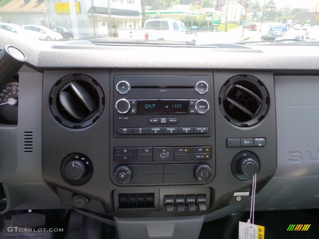2016 Ford F250 Super Duty XL Super Cab 4x4 Controls Photos