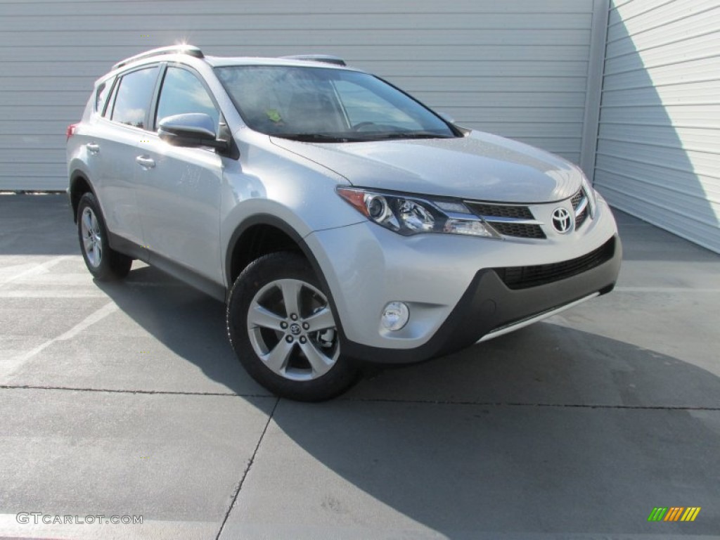 Classic Silver Metallic 2015 Toyota RAV4 XLE Exterior Photo #106426295