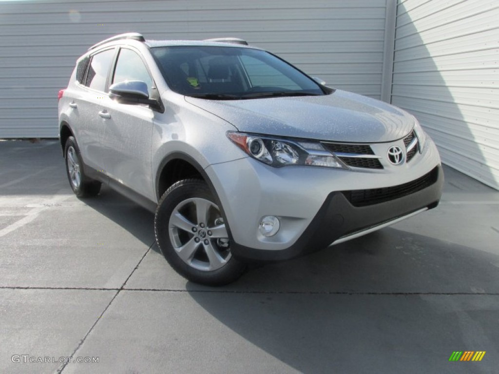 Classic Silver Metallic 2015 Toyota RAV4 XLE Exterior Photo #106427214