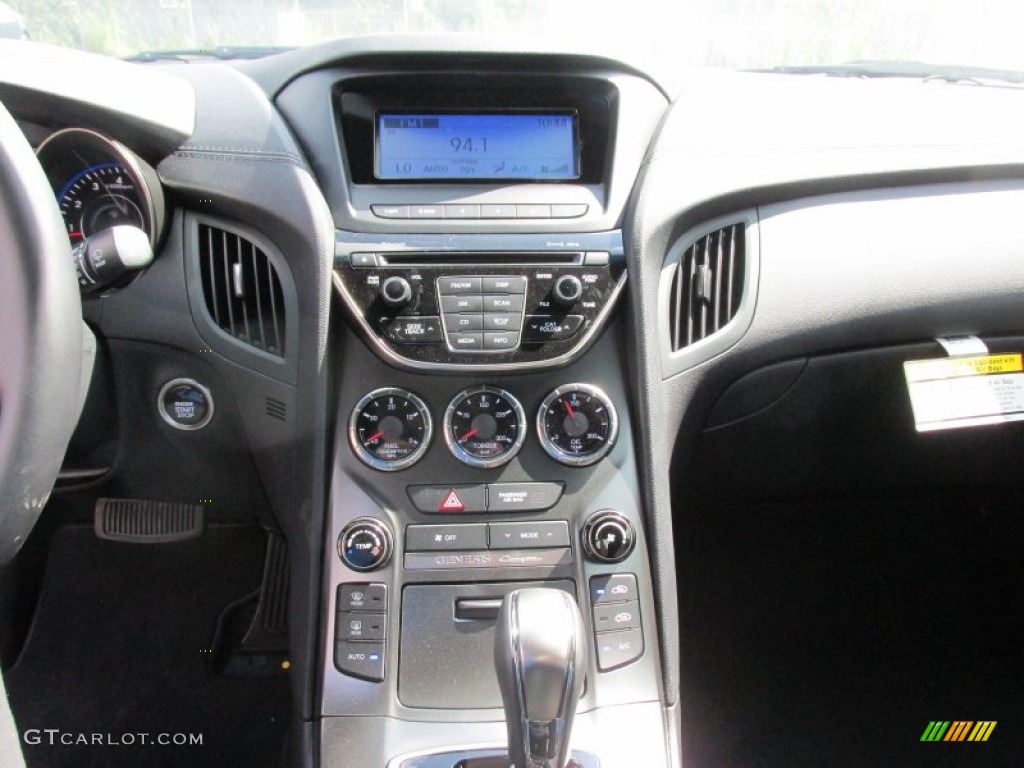 2015 Hyundai Genesis Coupe 3.8 Controls Photo #106428282