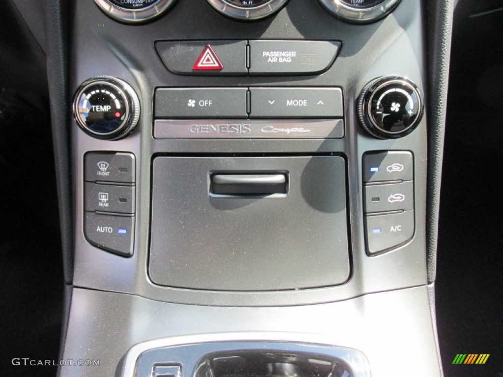 2015 Hyundai Genesis Coupe 3.8 Controls Photo #106428343