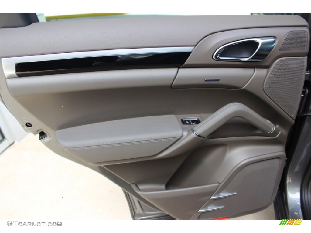 2016 Porsche Cayenne Diesel Agate Grey Door Panel Photo #106430746
