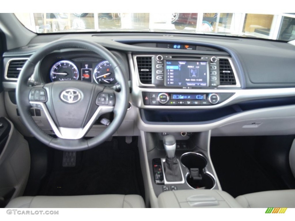 2014 Highlander XLE AWD - Predawn Gray Mica / Ash photo #12