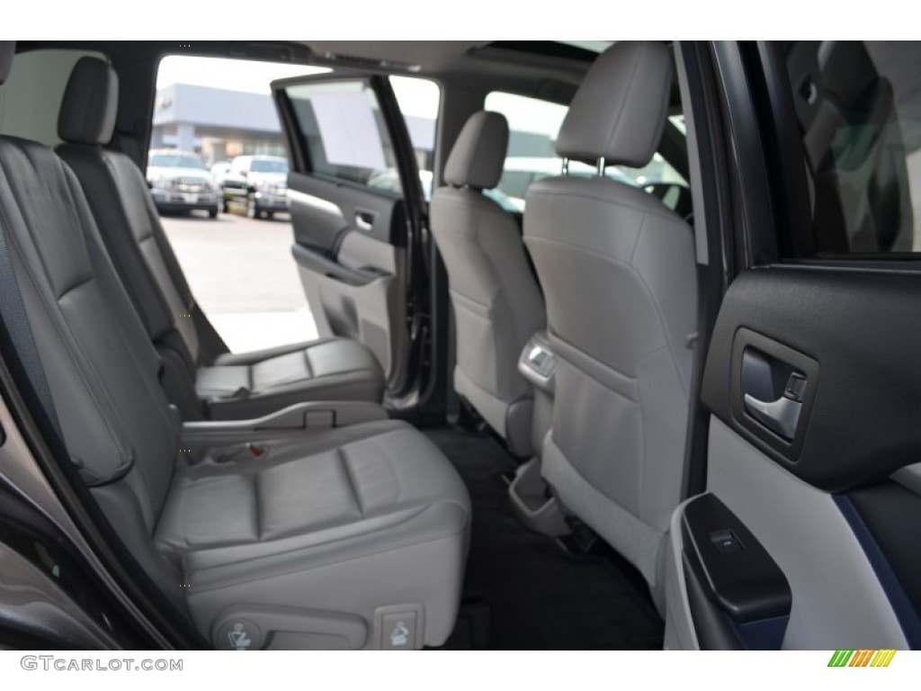 2014 Highlander XLE AWD - Predawn Gray Mica / Ash photo #16