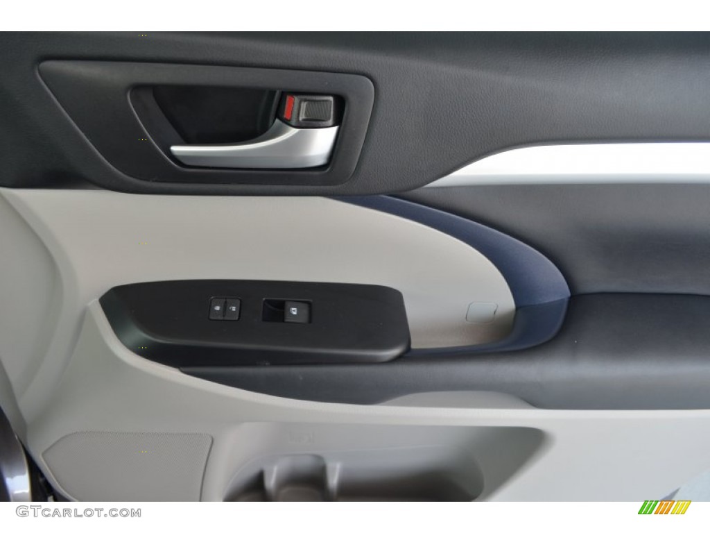 2014 Highlander XLE AWD - Predawn Gray Mica / Ash photo #17