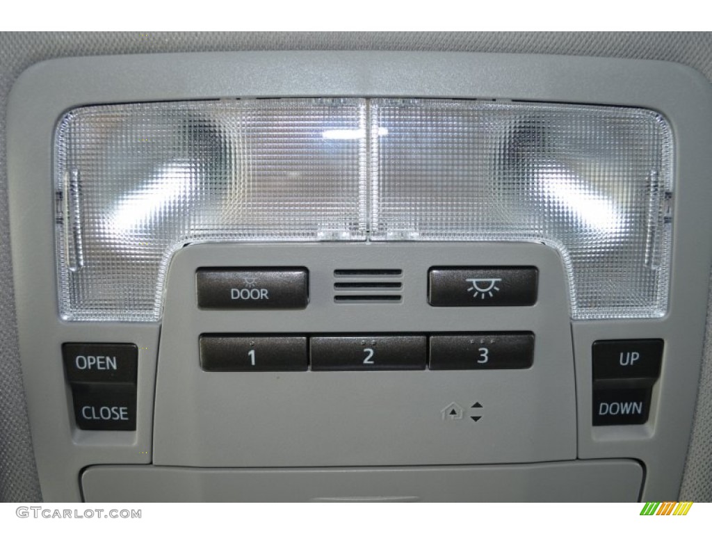 2014 Highlander XLE AWD - Predawn Gray Mica / Ash photo #25