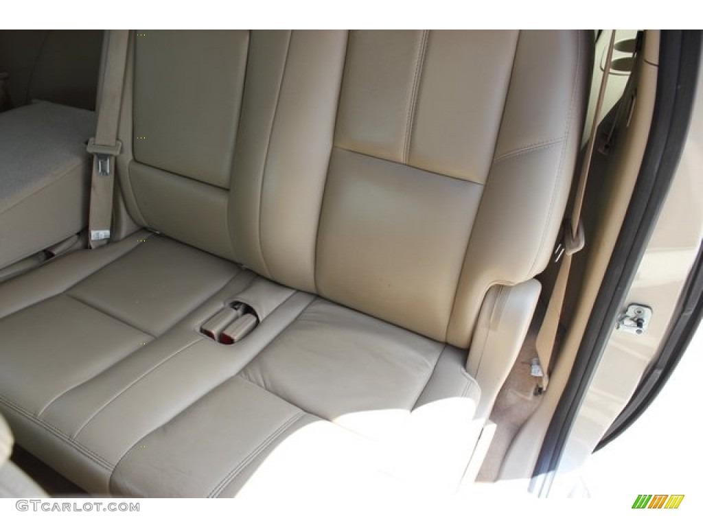 2007 Suburban 1500 LT - Gold Mist Metallic / Light Cashmere/Ebony photo #15