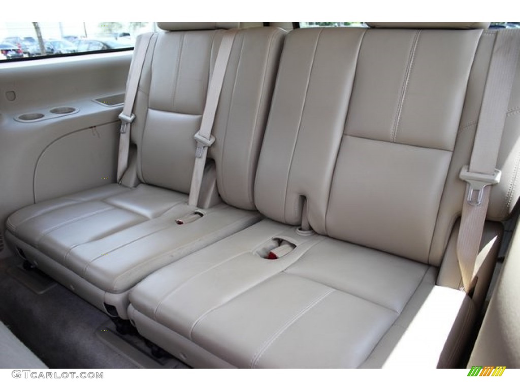2007 Suburban 1500 LT - Gold Mist Metallic / Light Cashmere/Ebony photo #16