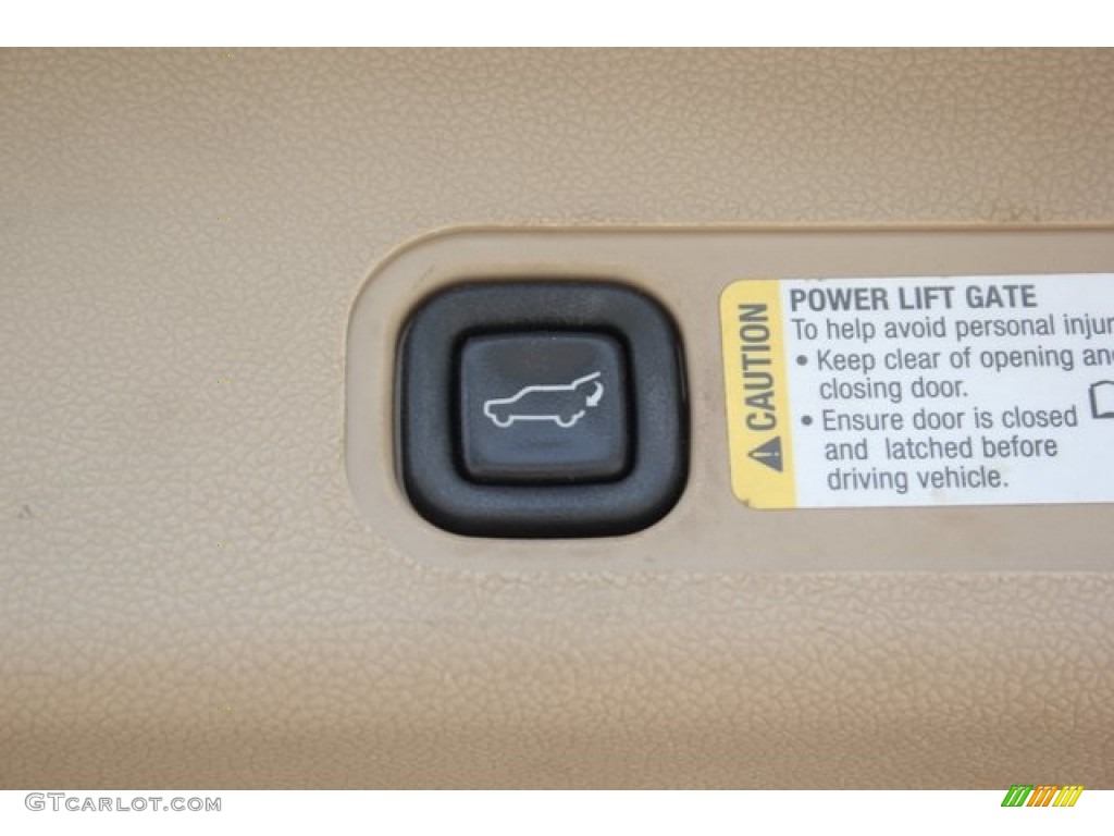 2007 Suburban 1500 LT - Gold Mist Metallic / Light Cashmere/Ebony photo #18
