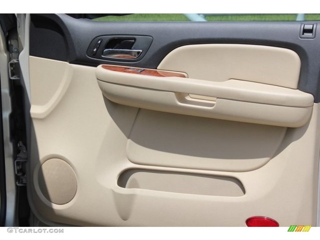 2007 Suburban 1500 LT - Gold Mist Metallic / Light Cashmere/Ebony photo #25