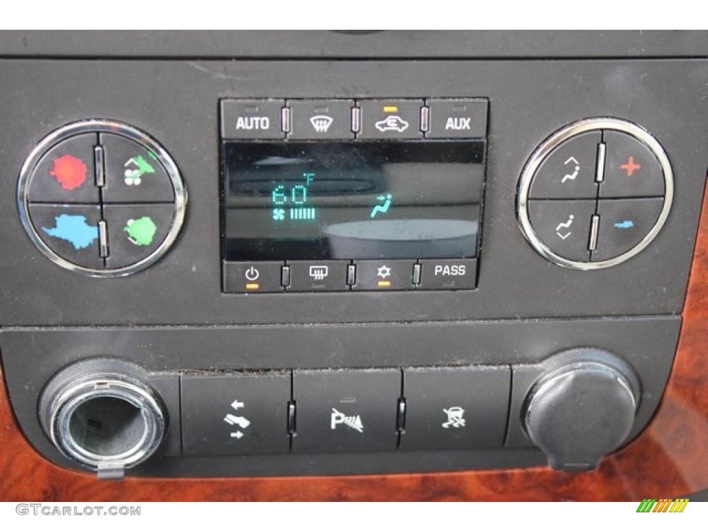2007 Suburban 1500 LT - Gold Mist Metallic / Light Cashmere/Ebony photo #32
