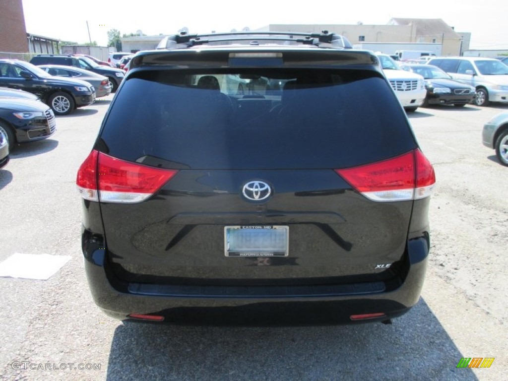 2011 Sienna XLE - Black / Bisque photo #12