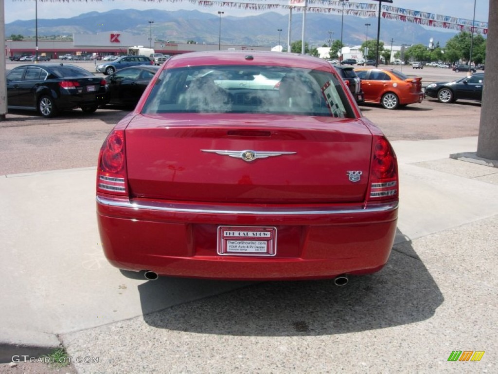 2009 300 C HEMI - Inferno Red Crystal Pearl / Dark Slate Gray photo #4