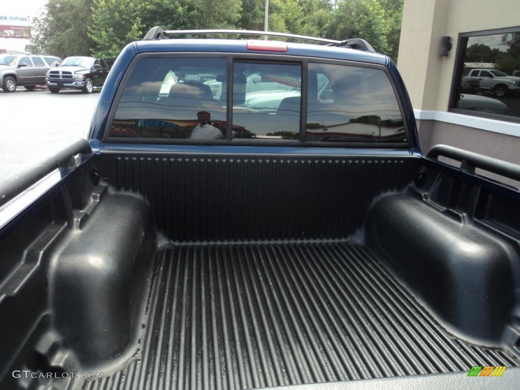 2003 S10 LS Crew Cab 4x4 - Indigo Blue Metallic / Graphite photo #22