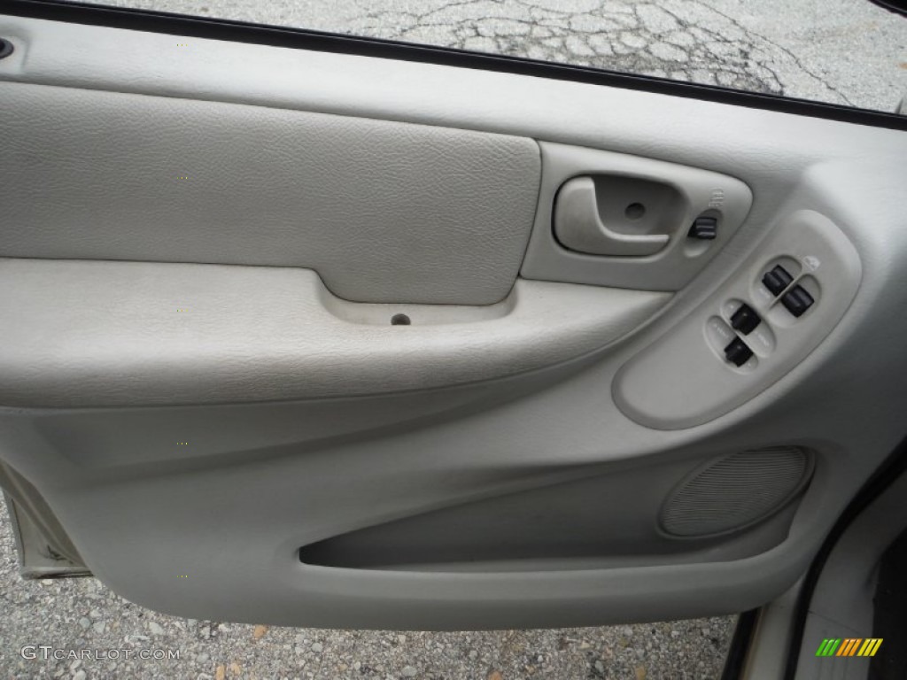 2005 Grand Caravan SXT - Linen Gold Metallic / Dark Khaki/Light Graystone photo #10