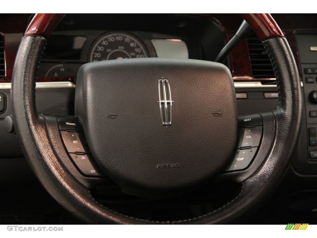 2005 Lincoln Town Car Signature Limited Black Steering Wheel Photo #106458469