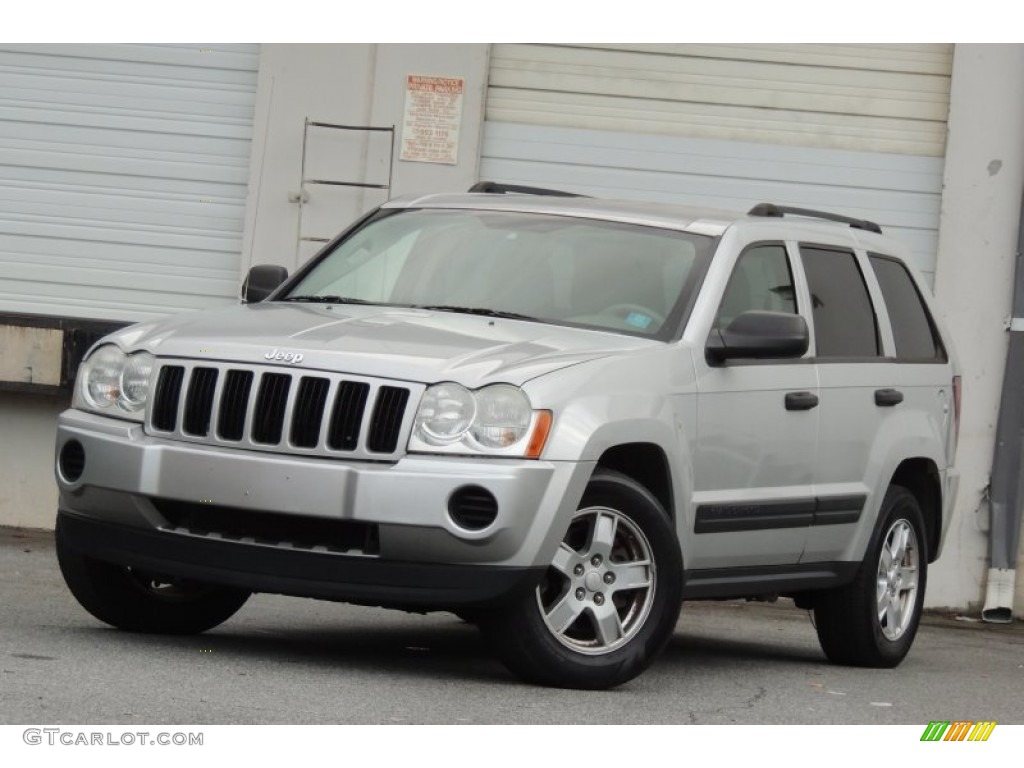 2005 Grand Cherokee Laredo - Bright Silver Metallic / Medium Slate Gray photo #1