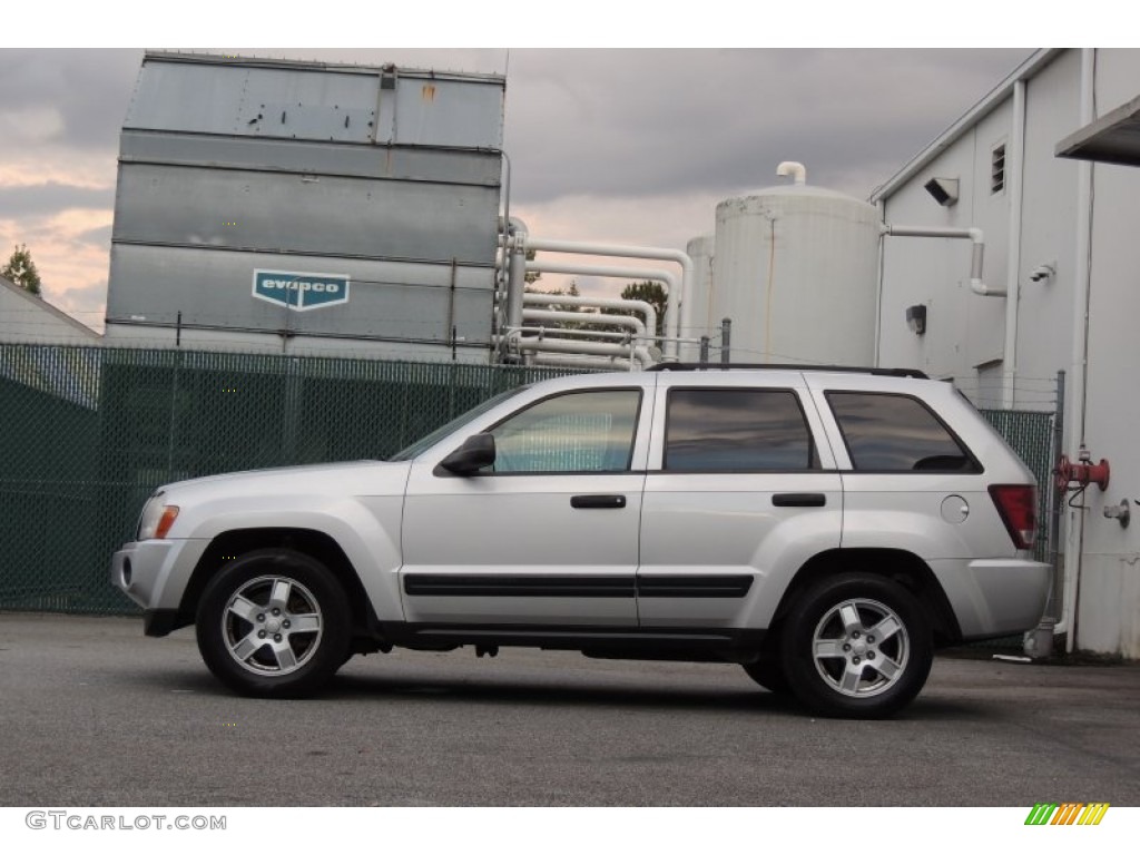 Bright Silver Metallic 2005 Jeep Grand Cherokee Laredo Exterior Photo #106459582