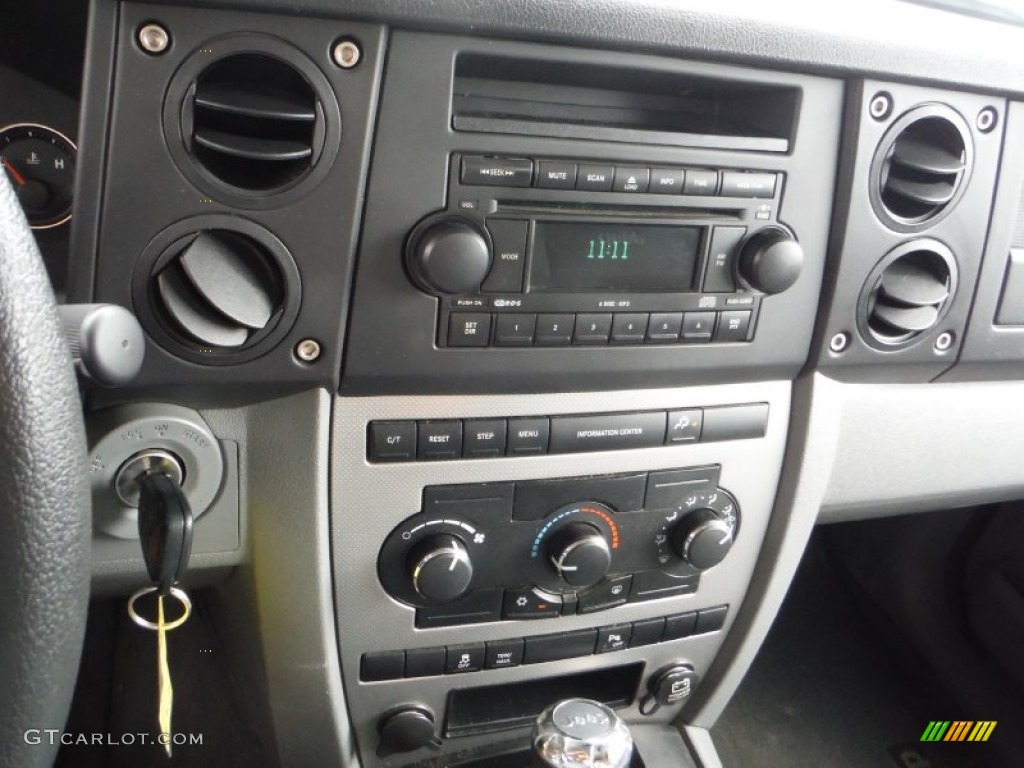 2007 Commander Sport 4x4 - Jeep Green Metallic / Medium Slate Gray photo #14