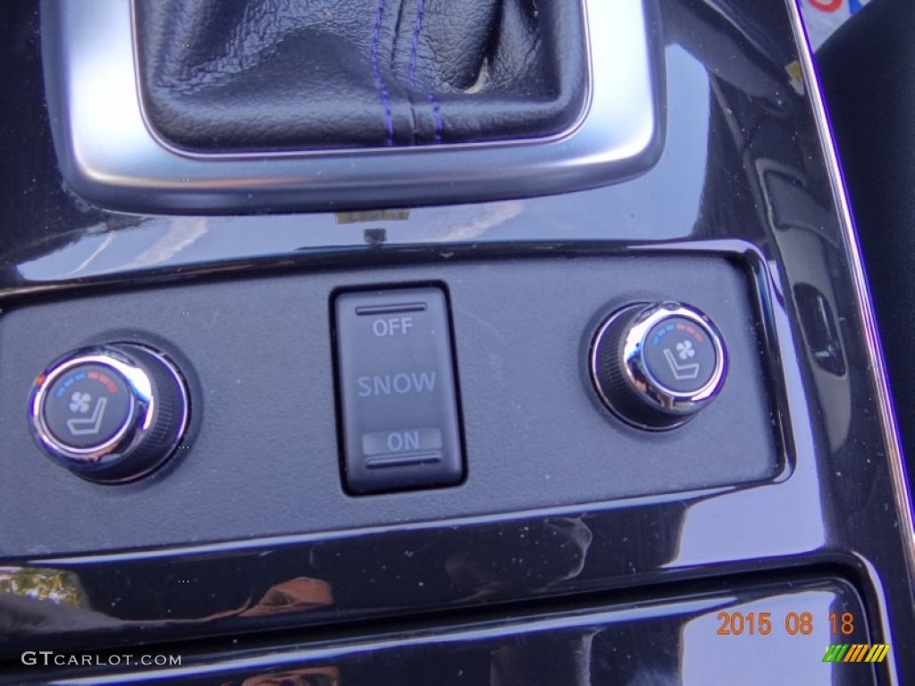 2015 QX70 AWD - Liquid Platinum / Graphite photo #26
