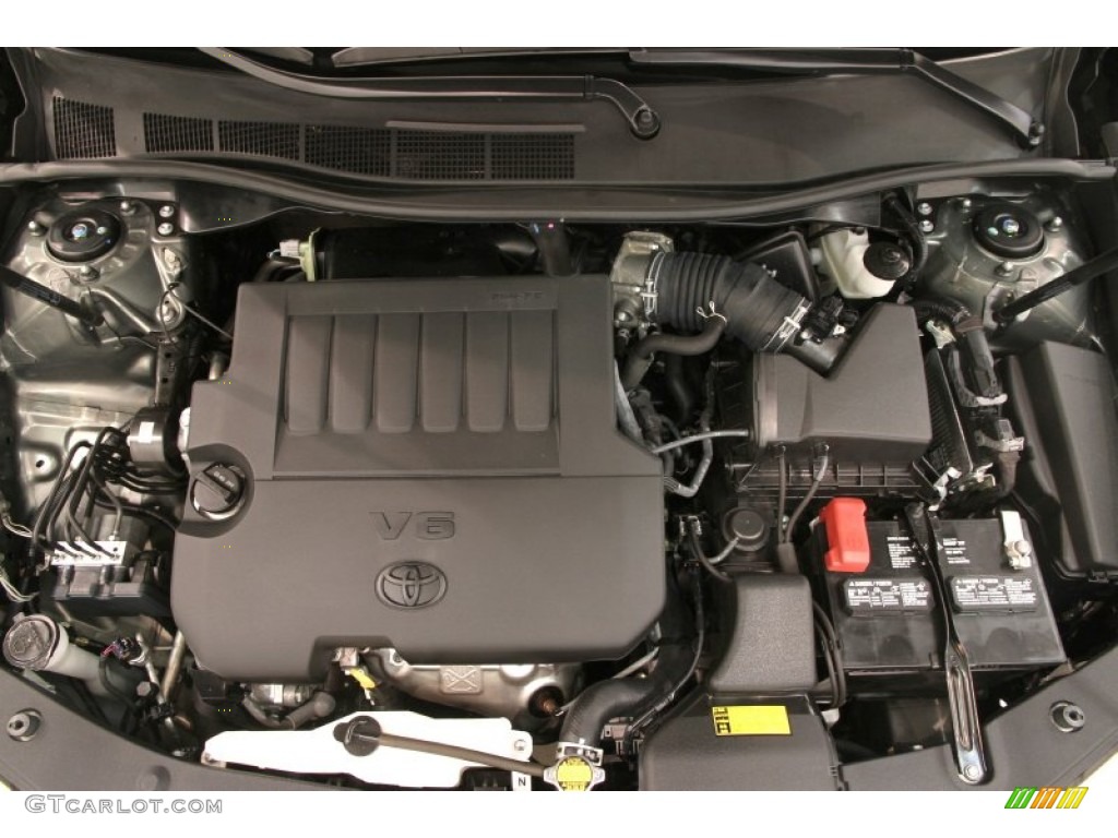 2013 Toyota Camry XLE V6 Engine Photos