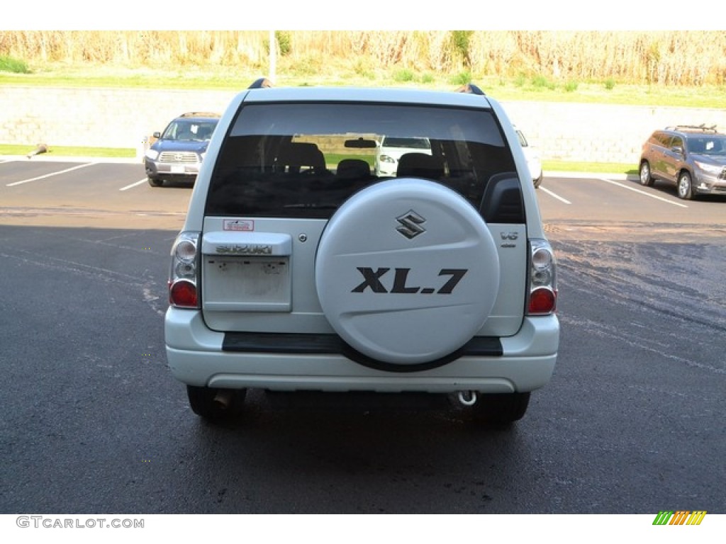 2006 XL7 7 Passenger AWD - White Pearl / Gray photo #3