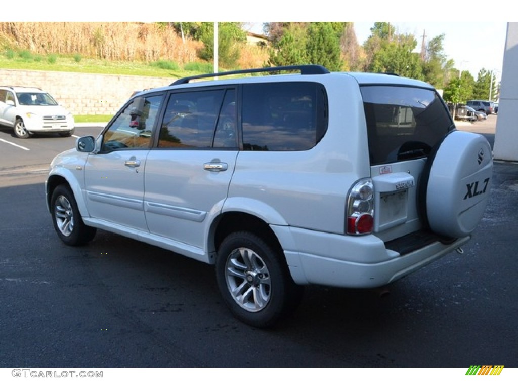 2006 XL7 7 Passenger AWD - White Pearl / Gray photo #4