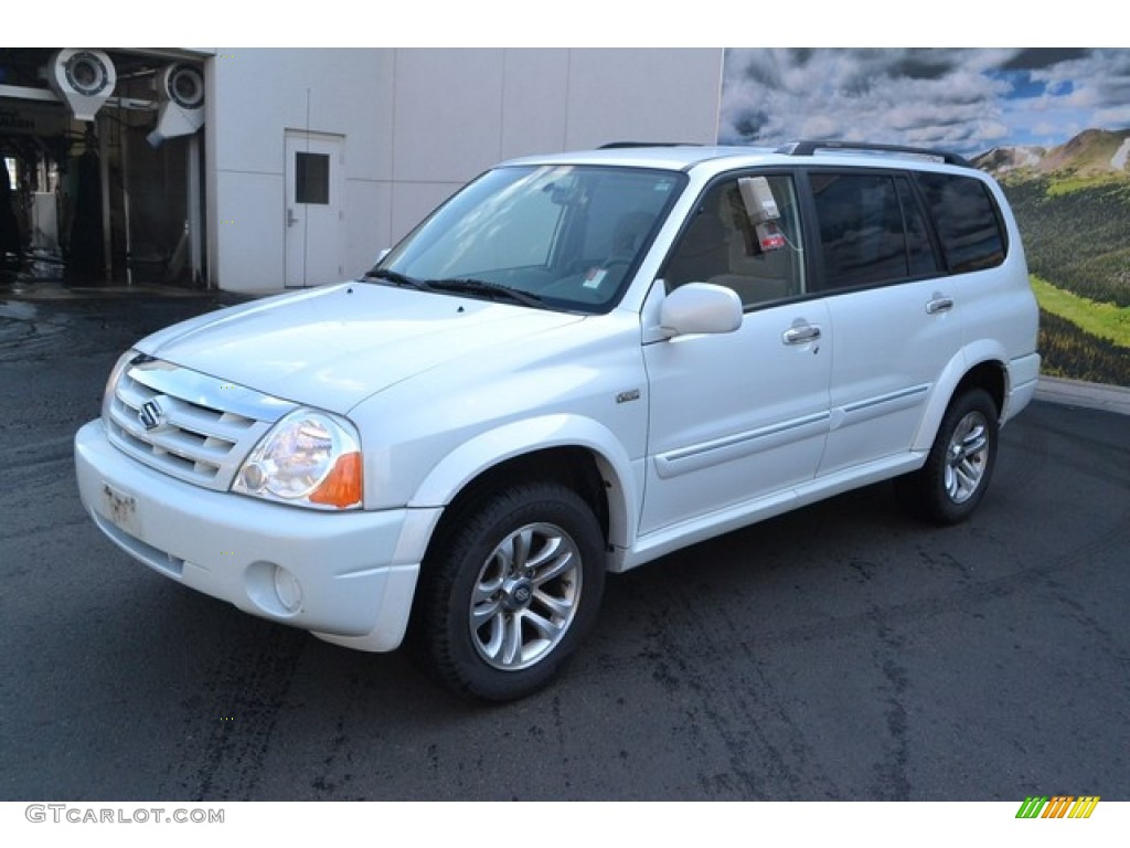 2006 XL7 7 Passenger AWD - White Pearl / Gray photo #5