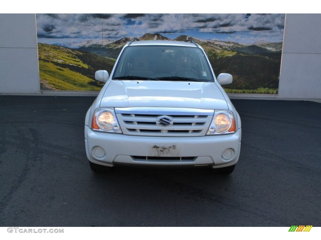 2006 XL7 7 Passenger AWD - White Pearl / Gray photo #6