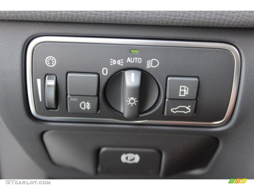 2016 XC60 T5 Drive-E - Magic Blue Metallic / Off-Black photo #25