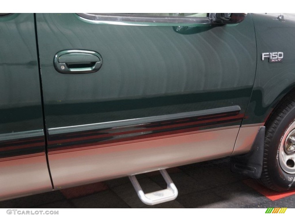 2002 F150 XLT SuperCab - Dark Highland Green Metallic / Medium Graphite photo #45