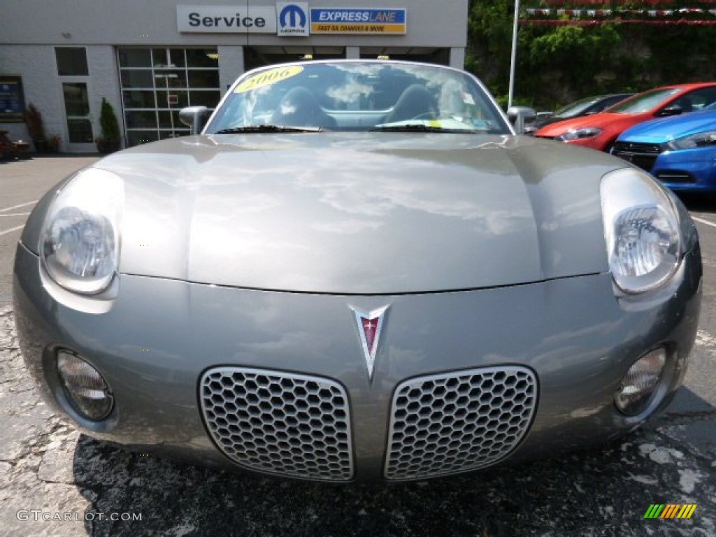 2006 Solstice Roadster - Cool Silver / Ebony photo #10