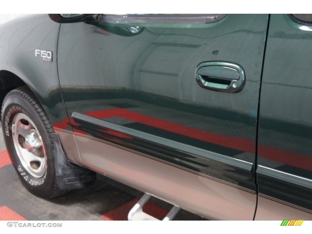 2002 F150 XLT SuperCab - Dark Highland Green Metallic / Medium Graphite photo #63