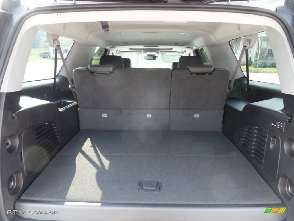 2016 Chevrolet Suburban LT 4WD Trunk Photo #106476271