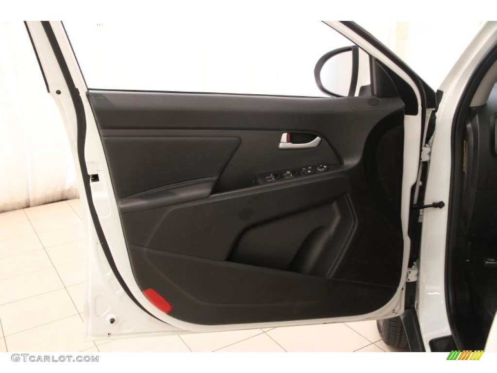 2013 Kia Sportage LX AWD Door Panel Photos