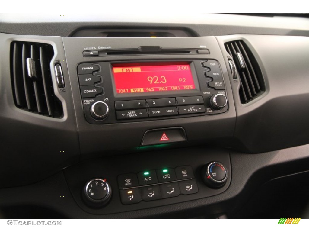 2013 Kia Sportage LX AWD Controls Photos