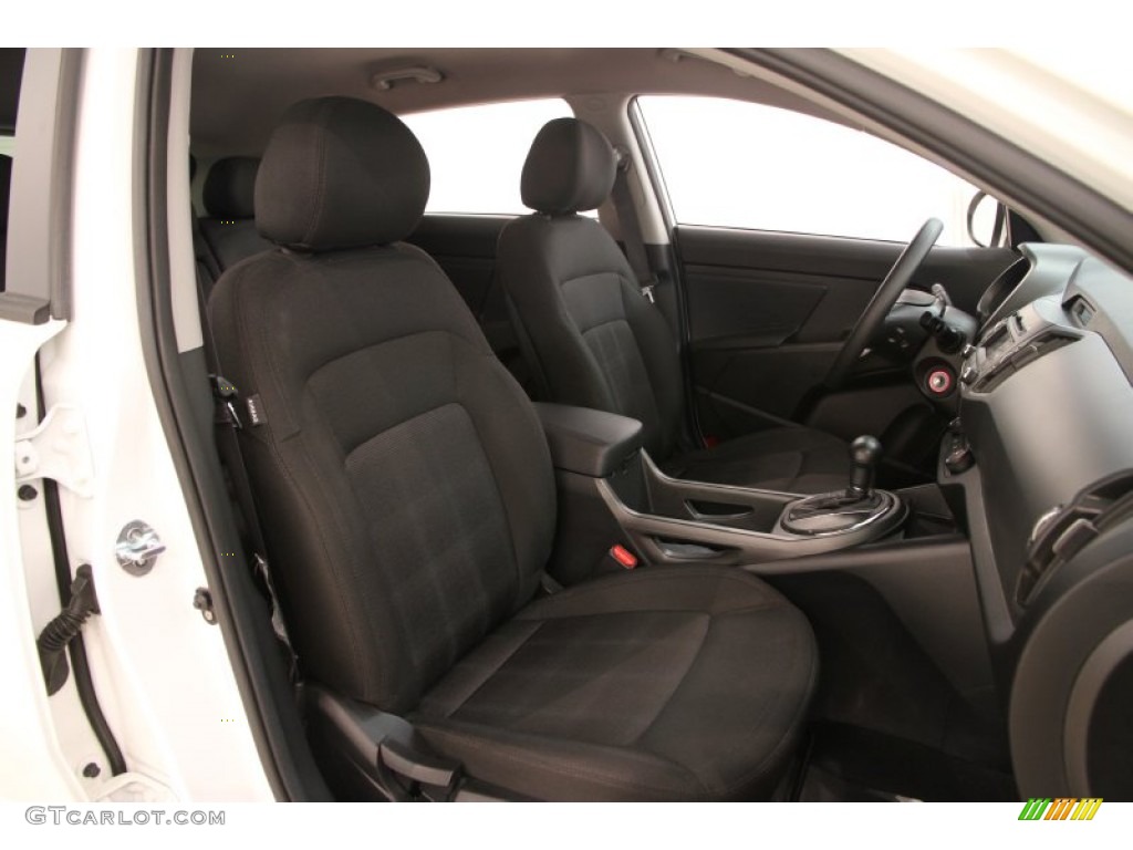 2013 Kia Sportage LX AWD Front Seat Photos