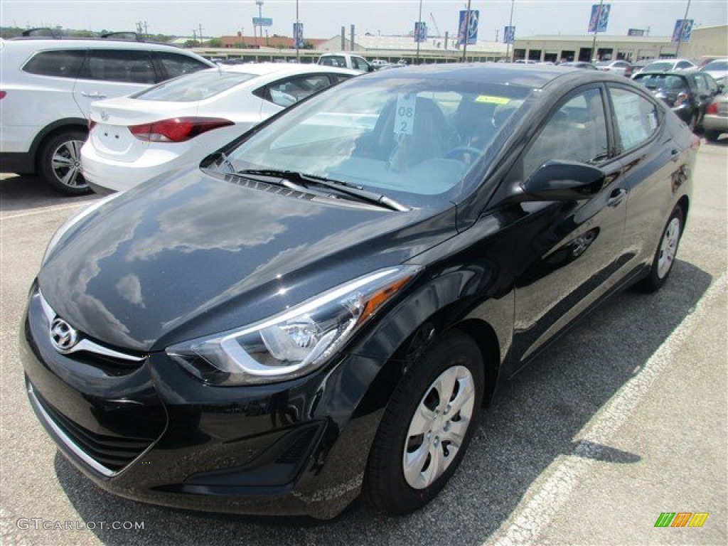 2016 Elantra SE - Phantom Black / Beige photo #2