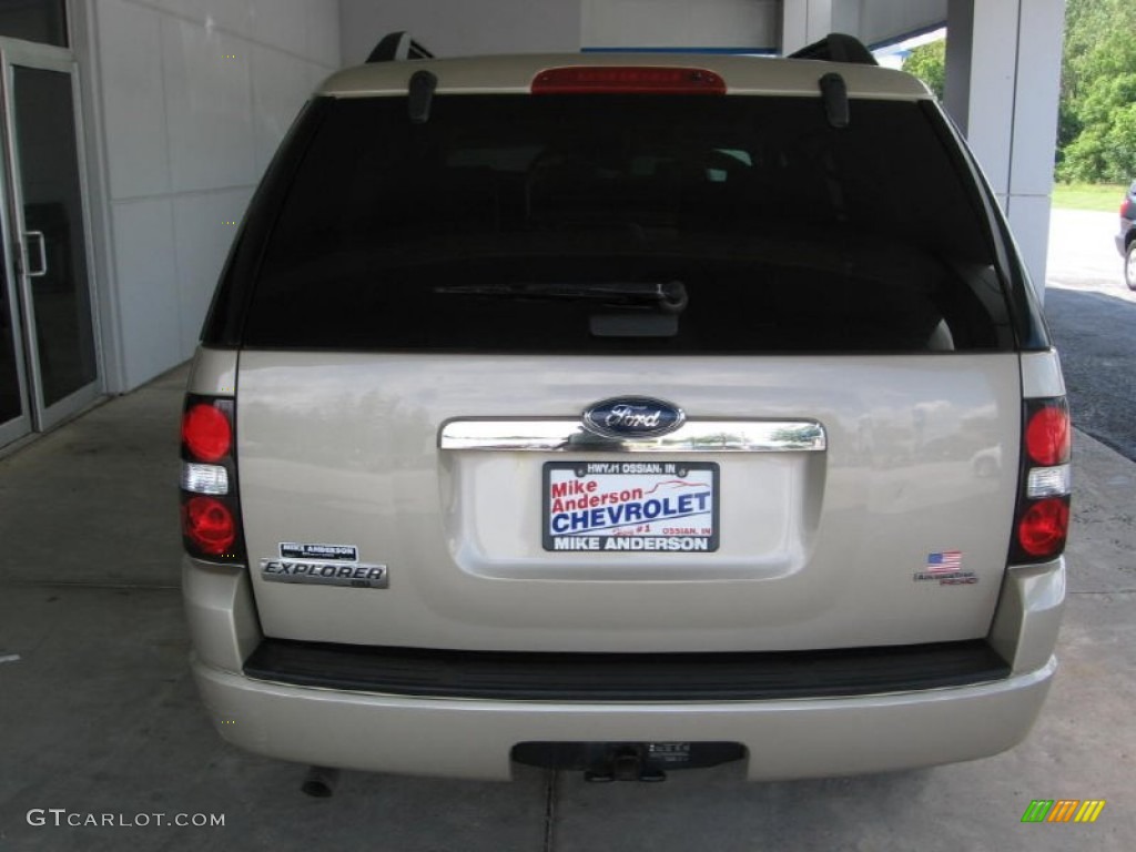 2007 Explorer XLT 4x4 - Pueblo Gold Metallic / Camel photo #21