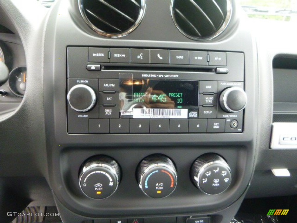 2016 Jeep Compass Sport 4x4 Controls Photo #106487047