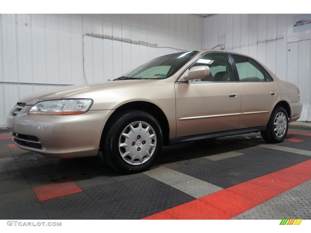 2002 Accord LX Sedan - Naples Gold Metallic / Ivory photo #2