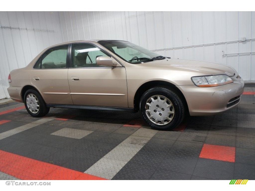 2002 Accord LX Sedan - Naples Gold Metallic / Ivory photo #6