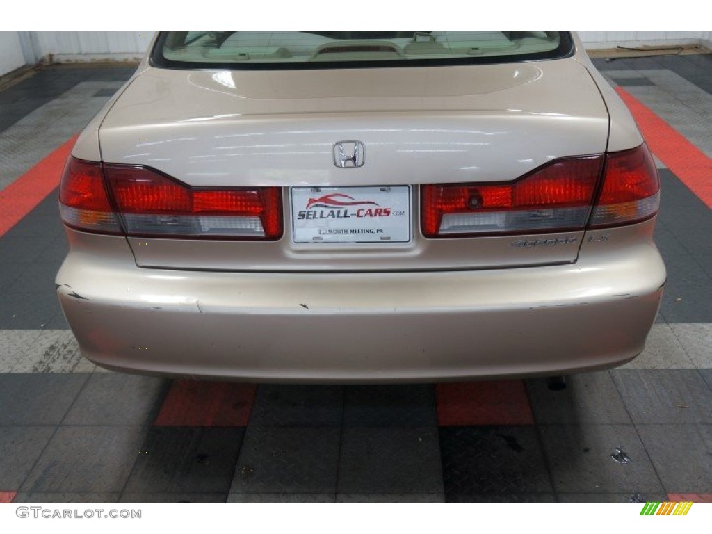 2002 Accord LX Sedan - Naples Gold Metallic / Ivory photo #60