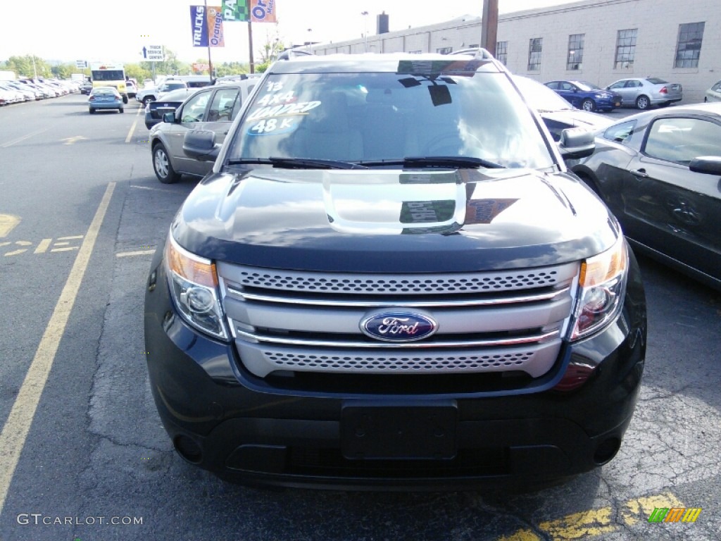 2013 Explorer 4WD - Tuxedo Black Metallic / Medium Light Stone photo #2