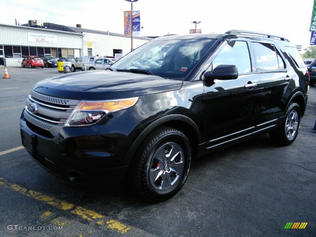 2013 Explorer 4WD - Tuxedo Black Metallic / Medium Light Stone photo #3