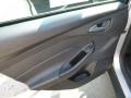 Ingot Silver - Focus SE Hatchback Photo No. 18