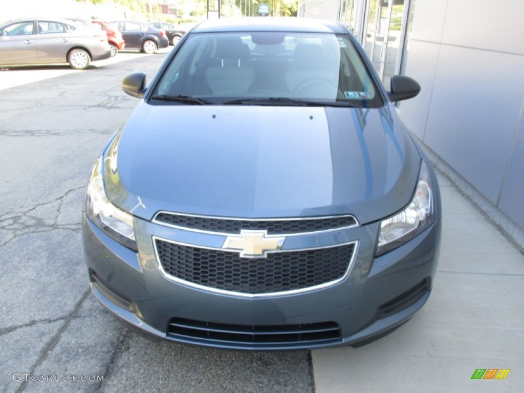 2012 Cruze LS - Blue Granite Metallic / Jet Black/Medium Titanium photo #11