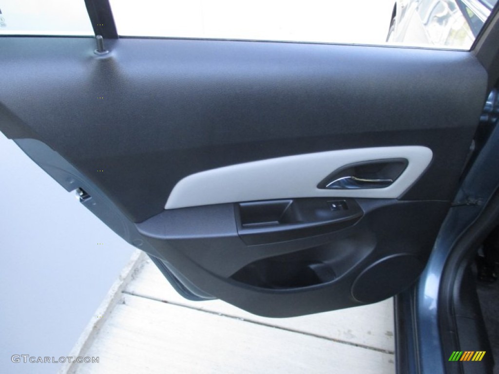 2012 Cruze LS - Blue Granite Metallic / Jet Black/Medium Titanium photo #20